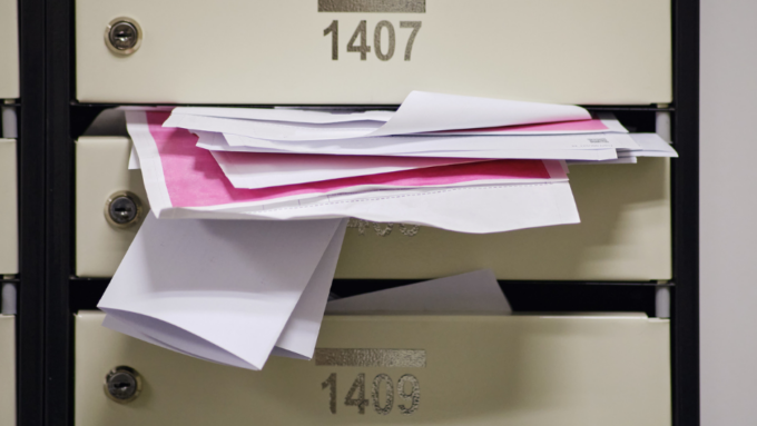 L’abandon de logement : définition, conséquences et rôle du commissaire de justice